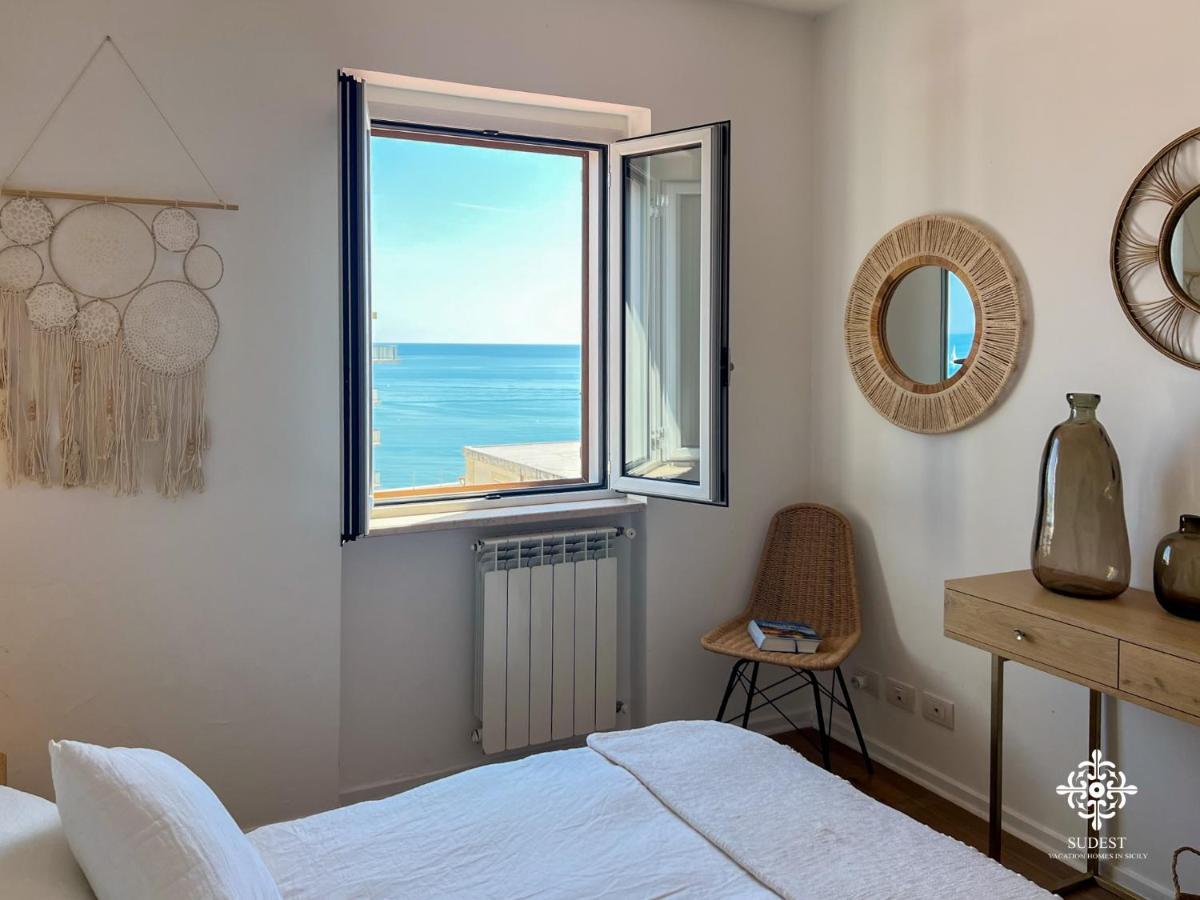 Апартаменти Infinito - Attico Sul Mare В'єсте Екстер'єр фото