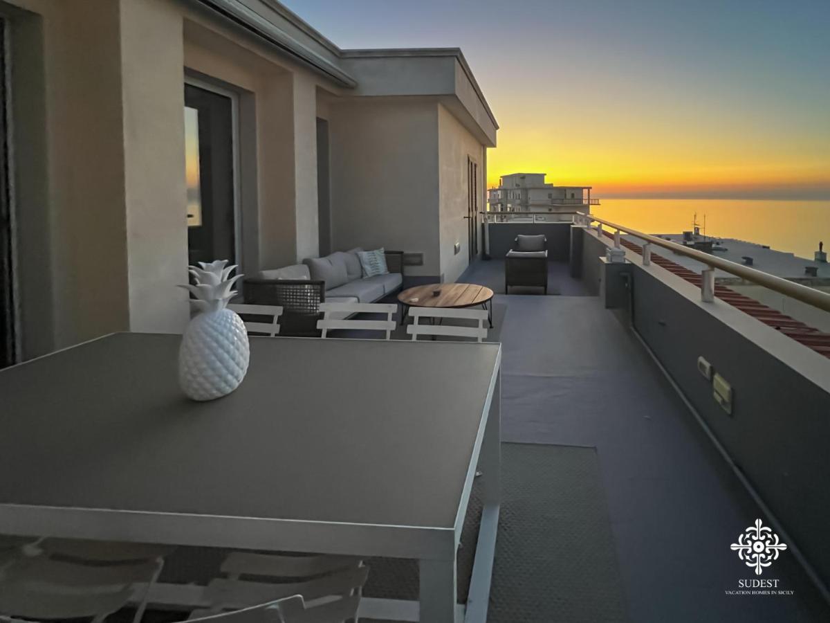 Апартаменти Infinito - Attico Sul Mare В'єсте Екстер'єр фото